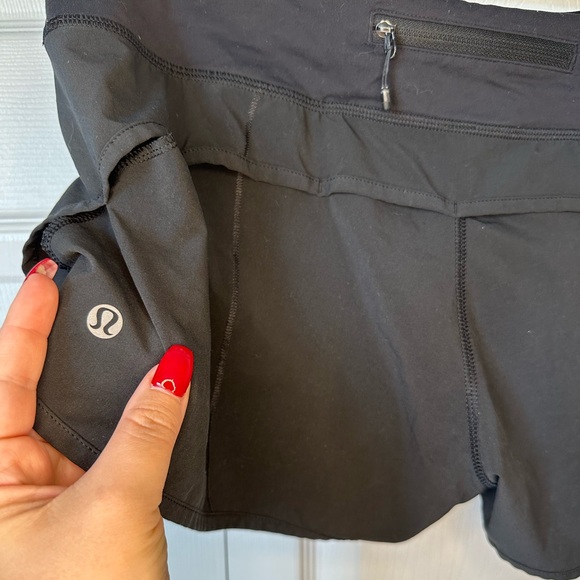 Lululemon Speed Up Short 2.5” inseam sz.10 - Picture 6 of 9